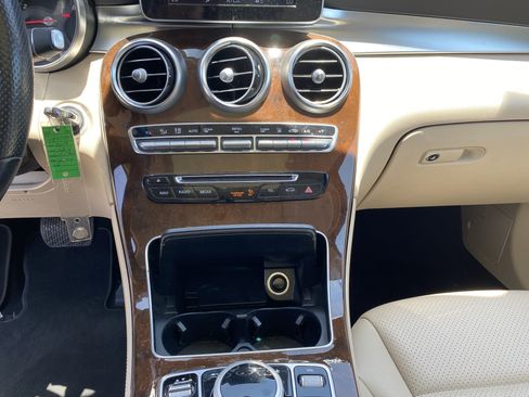 Used 2019 Mercedes-Benz GLC 350e 4MATIC w/ Premium Package image 14