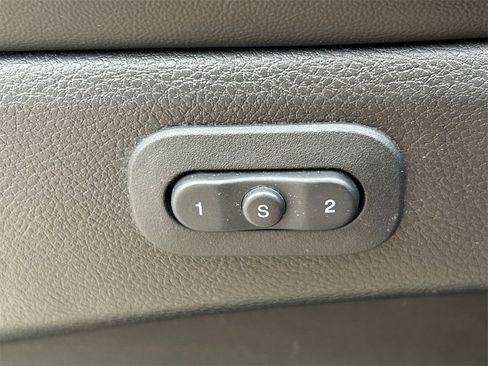 Used 2021 Jeep Grand Cherokee Limited w/ Luxury Group II image 25