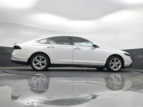 Used 2023 Honda Accord LX image 38