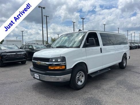New 2025 Chevrolet Express 3500 Extended RWD image 7