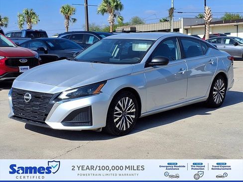 Used 2024 Nissan Altima 2.5 SV image 3
