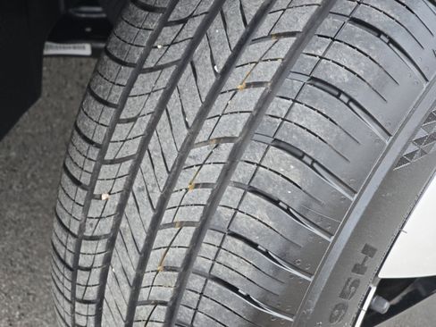 Certified 2024 Volkswagen Taos S image 14