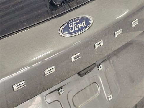 Used 2022 Ford Escape SE FWD image 9