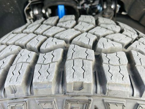 Used 2025 Chevrolet Silverado 2500 ZR2 image 44