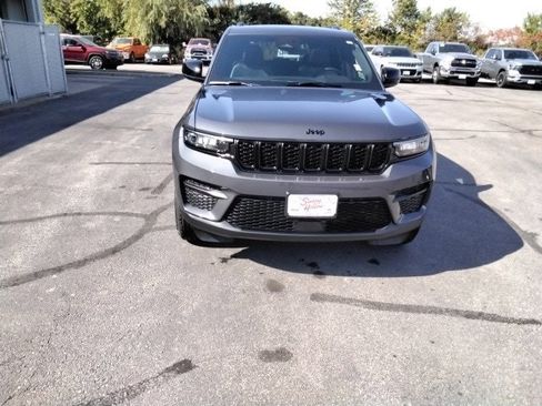 New 2025 Jeep Grand Cherokee Altitude w/ Trailer Tow Package image 3
