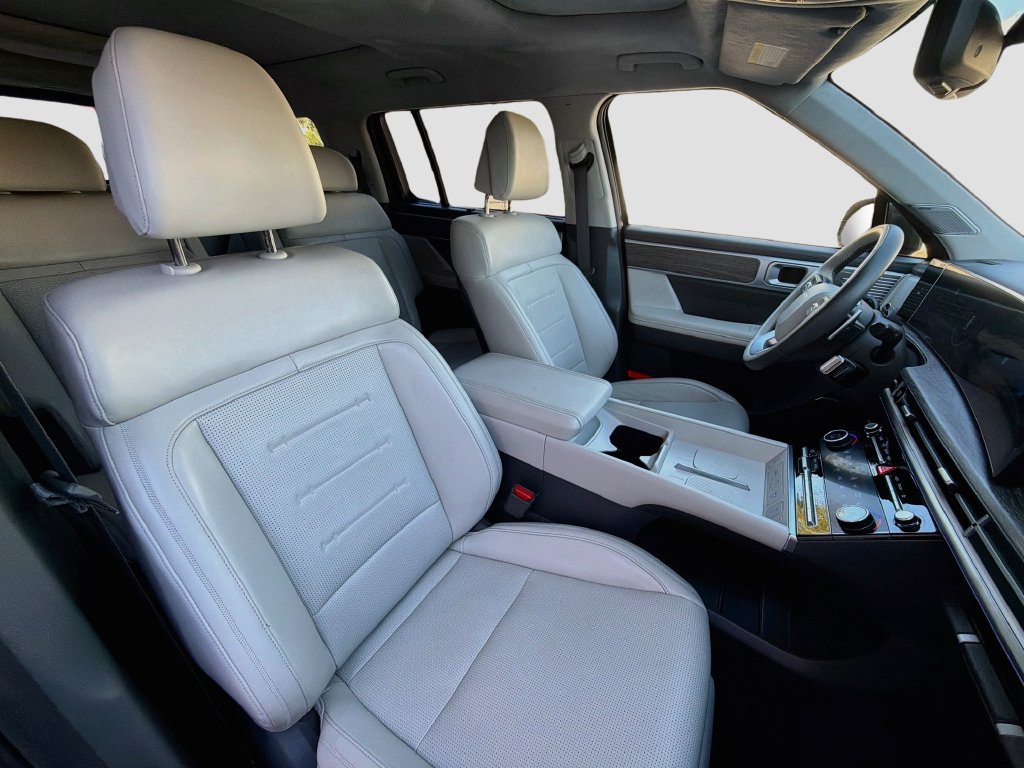 Used 2025 Hyundai Santa Fe Calligraphy AWD/4WD image 30