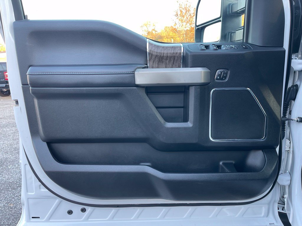 Used 2019 Ford F250 Lariat w/ Lariat Value Package AWD/4WD image 15