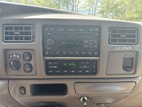 Used 2003 Ford Excursion Limited image 16