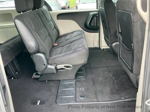 Used 2015 Dodge Grand Caravan American Value Package FWD image 14