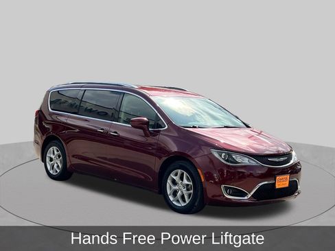 Used 2017 Chrysler Pacifica Touring-L Plus FWD image 7