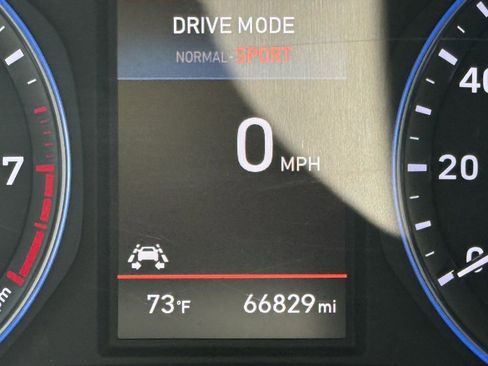 Used 2021 Hyundai Kona Limited image 11