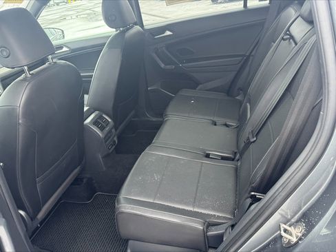 Used 2020 Volkswagen Tiguan SE R-Line image 9
