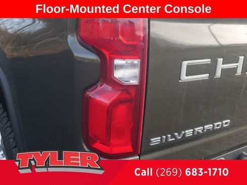 Used 2022 Chevrolet Silverado 2500 LTZ w/ LTZ Plus Package image 14