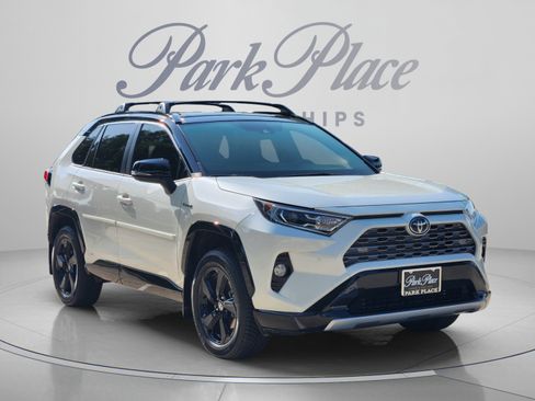 Used 2021 Toyota RAV4 XSE AWD/4WD image 4