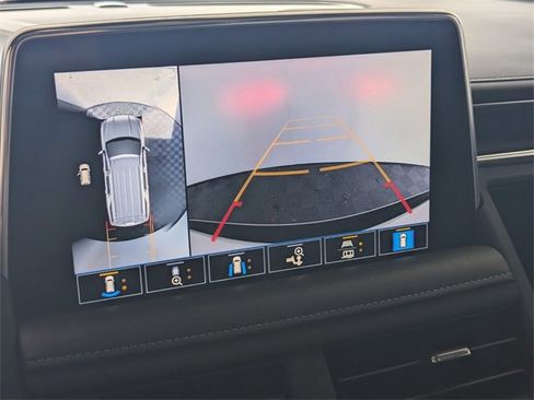 Used 2021 GMC Yukon SLT w/ SLT Premium Package image 23