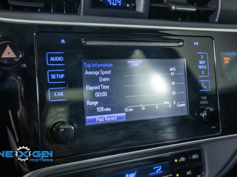 Used 2018 Toyota Corolla LE FWD image 18