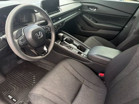Used 2023 Honda Accord EX image 11