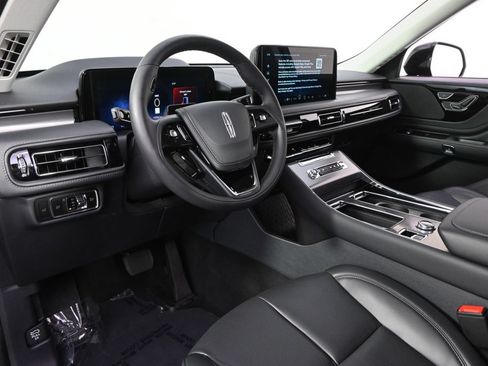 New 2026 Lincoln Aviator AWD w/ Jet Appearance Package image 11