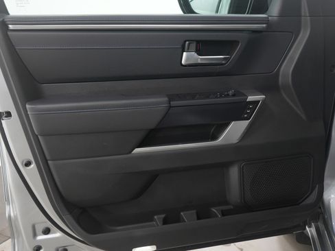 Used 2025 Toyota Sequoia Platinum image 25