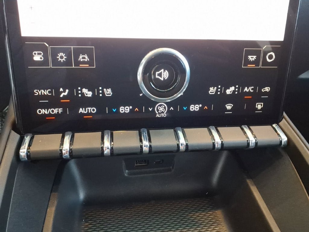 New 2027 GMC Terrain Denali w/ LPO, Floor Liner Package AWD/4WD image 11