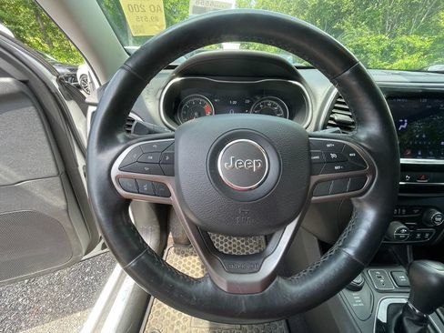 Used 2019 Jeep Cherokee Limited AWD/4WD image 15