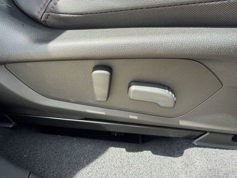 Used 2025 Subaru Forester Touring image 31