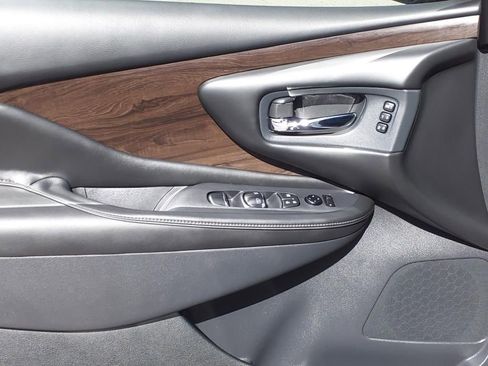Used 2019 Nissan Murano Platinum w/ Cargo Package FWD image 4