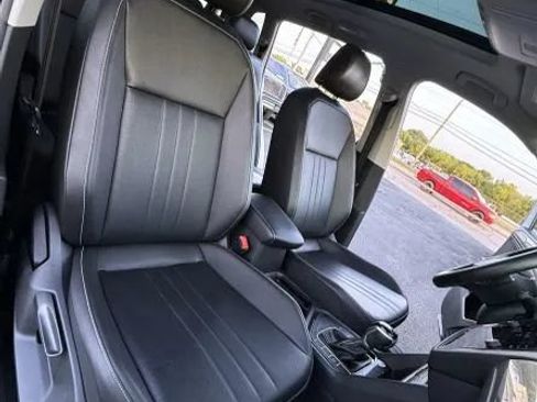 Used 2022 Volkswagen Tiguan SE FWD image 21