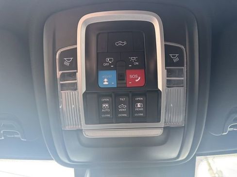 New 2026 RAM 2500 Laramie AWD/4WD image 24