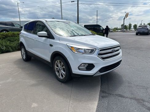 Used 2019 Ford Escape SE AWD/4WD image 3