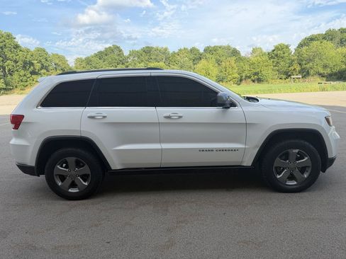 Used 2013 Jeep Grand Cherokee Trailhawk AWD/4WD image 4
