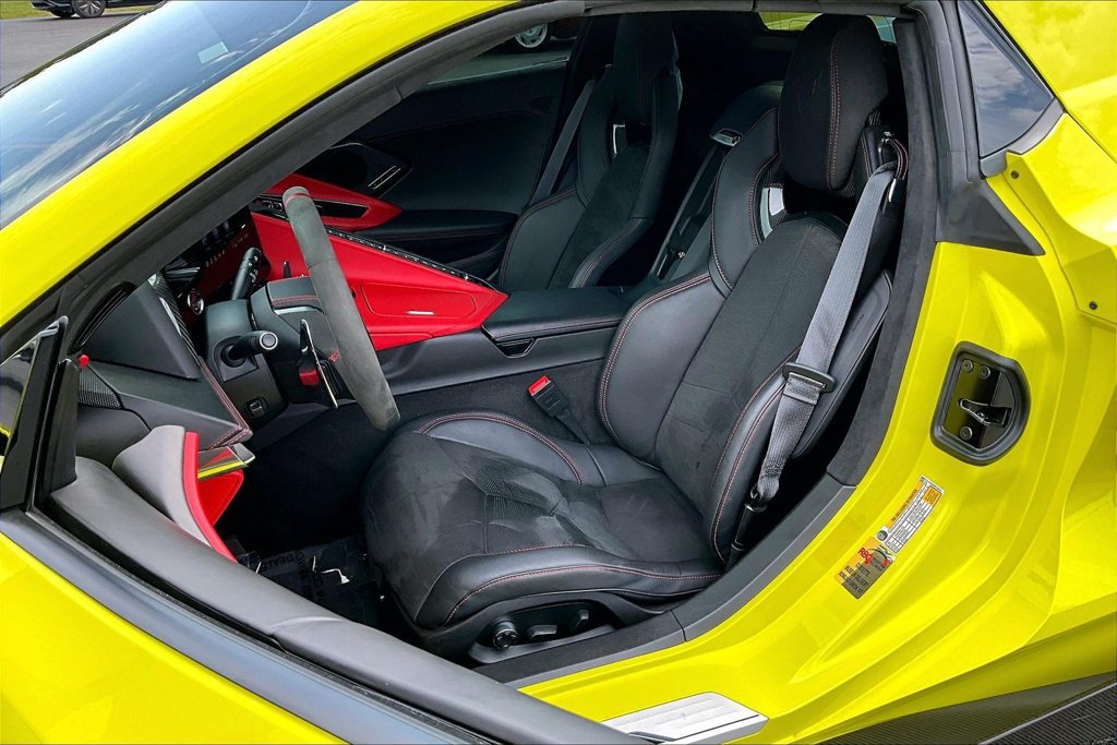 Used 2023 Chevrolet Corvette Stingray Premium Conv w/ Stealth Interior Trim Package RWD image 23