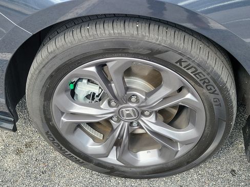 Used 2023 Honda Accord EX-L image 9