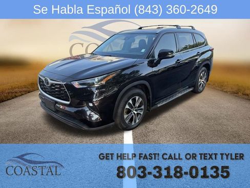 Used 2022 Toyota Highlander XLE FWD image 1
