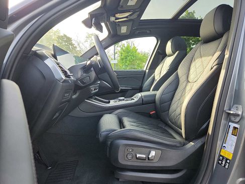 Certified 2024 BMW X5 xDrive40i w/ Parking Assistance Package AWD/4WD image 13
