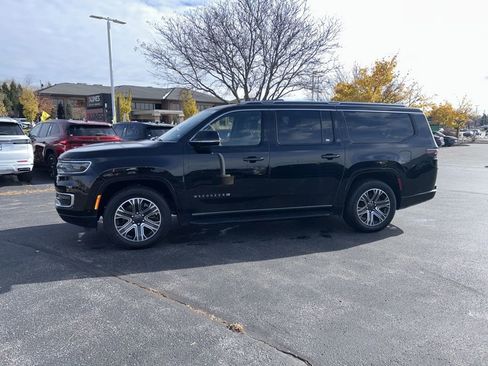 Used 2023 Jeep Wagoneer L Series II image 9