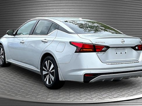 Used 2022 Nissan Altima 2.5 SV FWD image 4