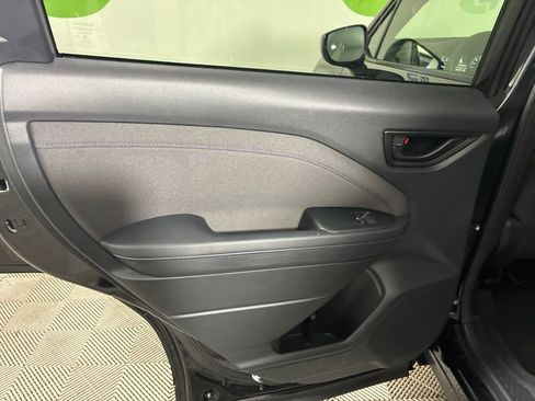 Used 2025 Subaru Forester Premium AWD/4WD image 26