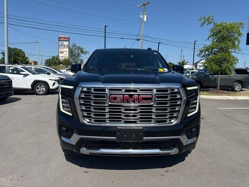 Used 2025 GMC Yukon XL Denali AWD/4WD image 2