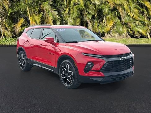 Used 2023 Chevrolet Blazer RS w/ Driver Confidence II Package FWD image 2