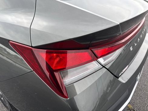 Used 2024 Hyundai Elantra SEL FWD image 10