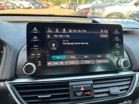 Used 2018 Honda Accord Sport image 10