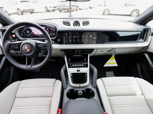 New 2025 Porsche Cayenne E-Hybrid Coupe image 24