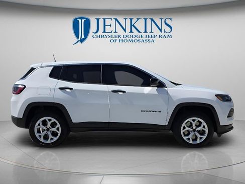 Used 2025 Jeep Compass Sport AWD/4WD image 3