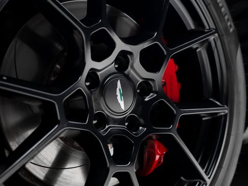 Used 2021 Aston Martin DBX image 22