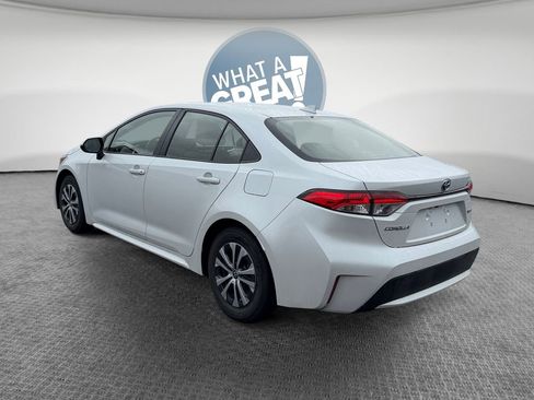Used 2022 Toyota Corolla LE image 6