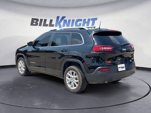 Used 2018 Jeep Cherokee Latitude Plus FWD image 3