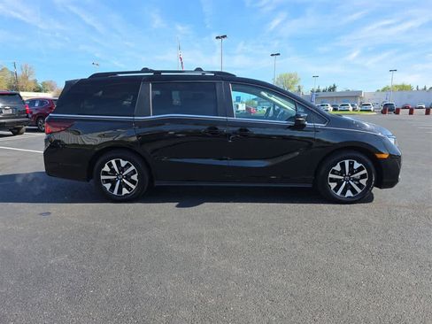 Certified 2026 Honda Odyssey EX-L image 2