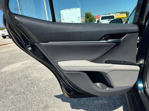 Used 2018 Toyota Camry XSE image 12
