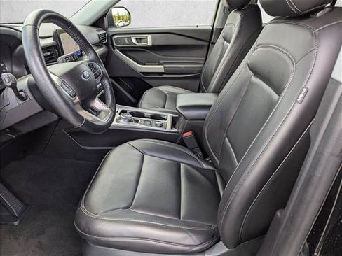 Used 2022 Ford Explorer XLT w/ Equipment Group 202A AWD/4WD image 22